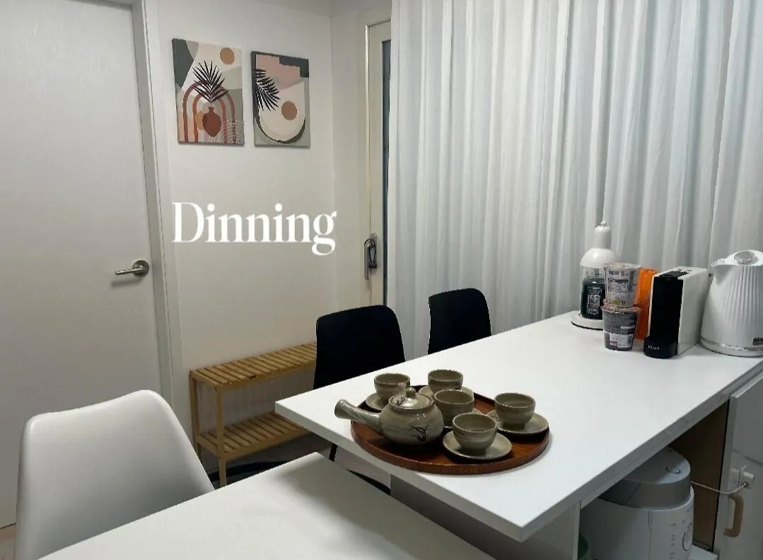 3-Bed Gimpo Airport Stay, Filtered Water, Dryer, Early Check-In Or Late Check-Out Flexibly Seoul South Korea
