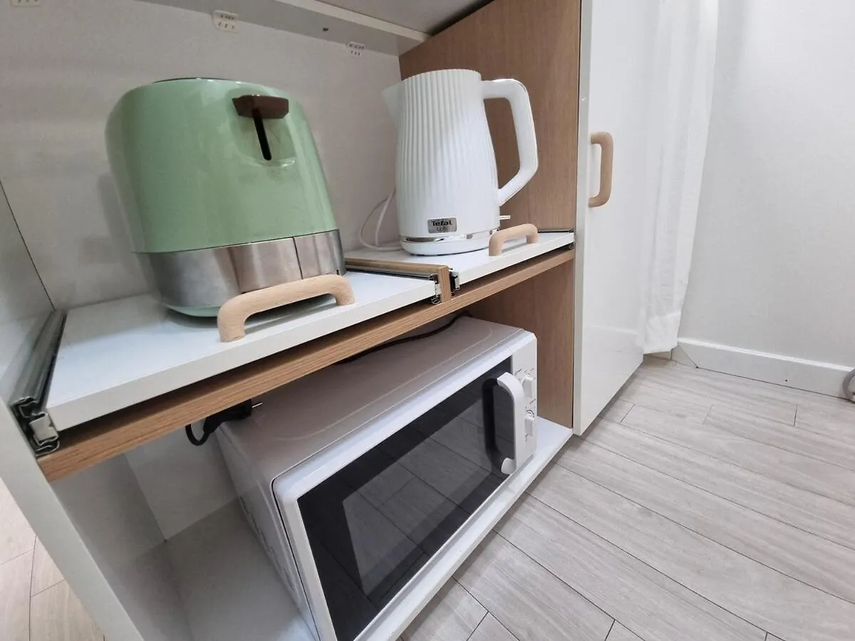 3-Bed Gimpo Airport Stay, Filtered Water, Dryer, Early Check-In Or Late Check-Out Flexibly Seoul Apartment