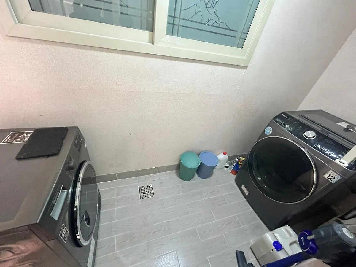 3-Bed Gimpo Airport Stay, Filtered Water, Dryer, Early Check-In Or Late Check-Out Flexibly Seoul 0*,  South Korea